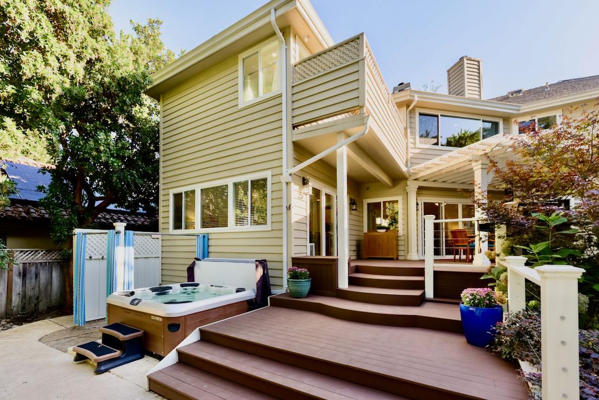 Exterior, Hot Tub