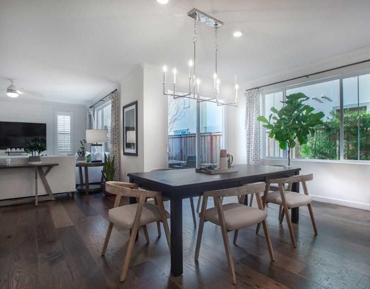 Chandelier, Dining room, Interior, Recessed Lighting, Wood Texture Flooring