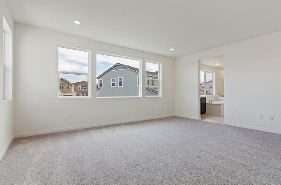 Bathroom, Empty room, Interior, Recessed Lighting