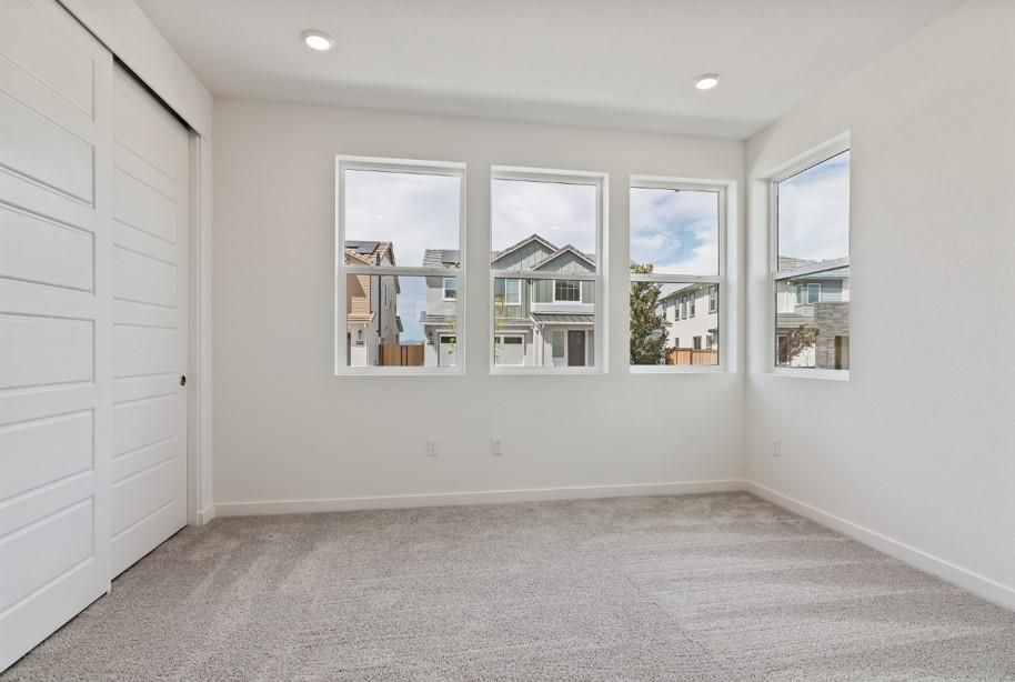 Empty room, Interior, Recessed Lighting