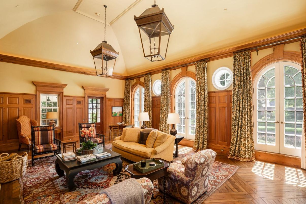 Interior, Living room, Pendant Lights, Wood Texture Flooring