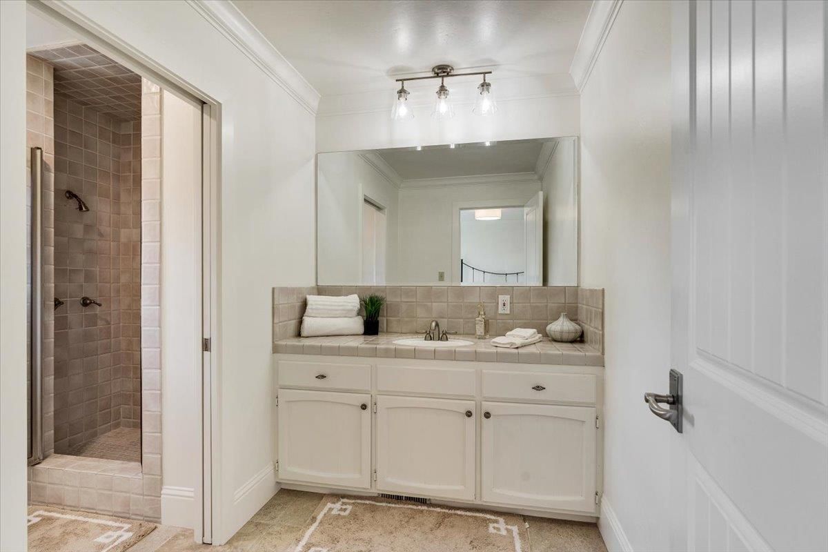 Bathroom, Interior, Tile Countertops