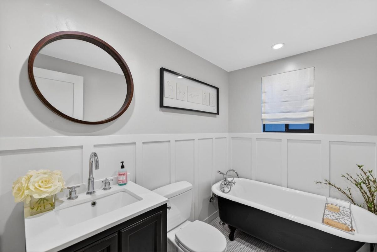 Bathroom, Free Standing Baths, Interior, Recessed Lighting