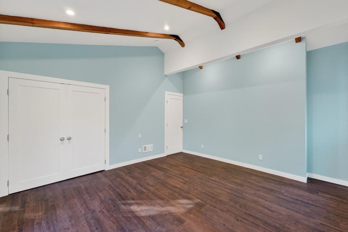 Empty room, Interior, Recessed Lighting, Wooden Beams, Wood Texture Flooring