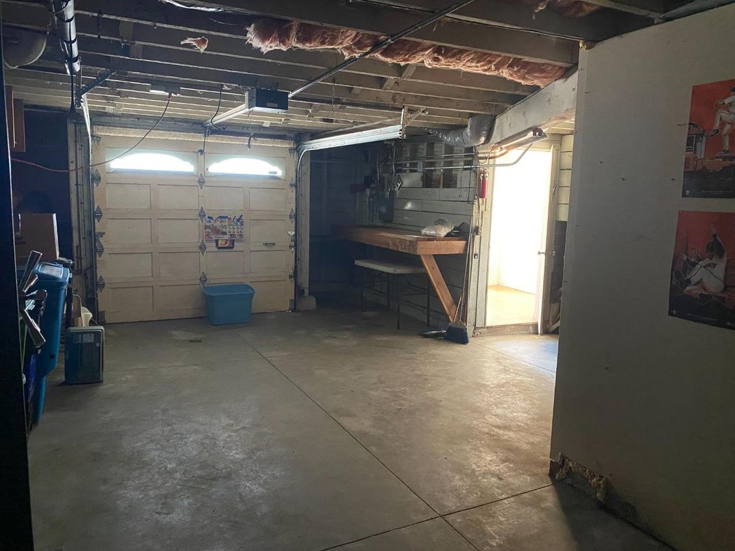 Garage, Interior