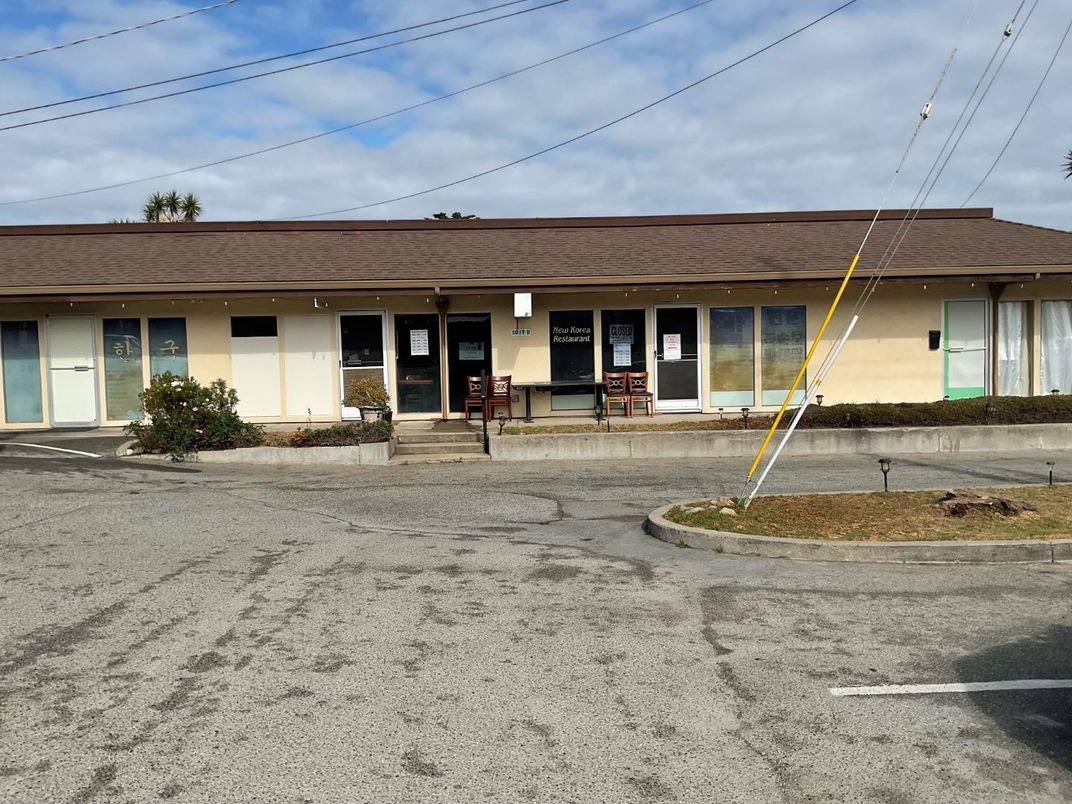 Exterior, Facade, Ranch