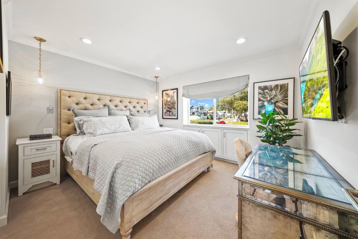 Bedroom, Interior, Recessed Lighting
