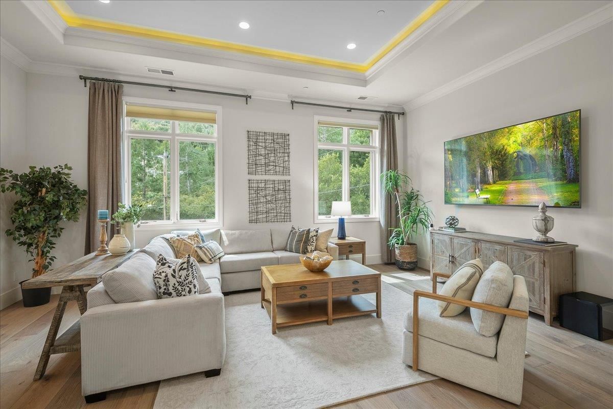 Interior, Living room, Recessed Lighting, Wood Texture Flooring