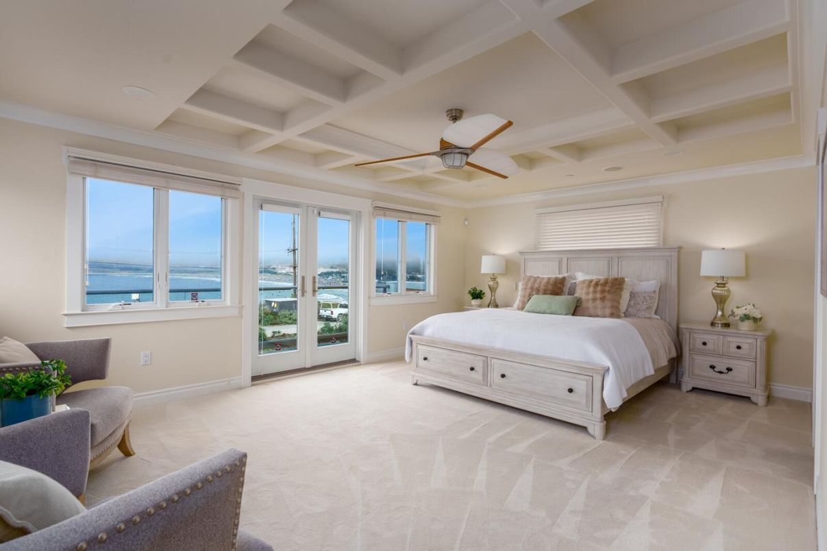 Bedroom, Interior, Water