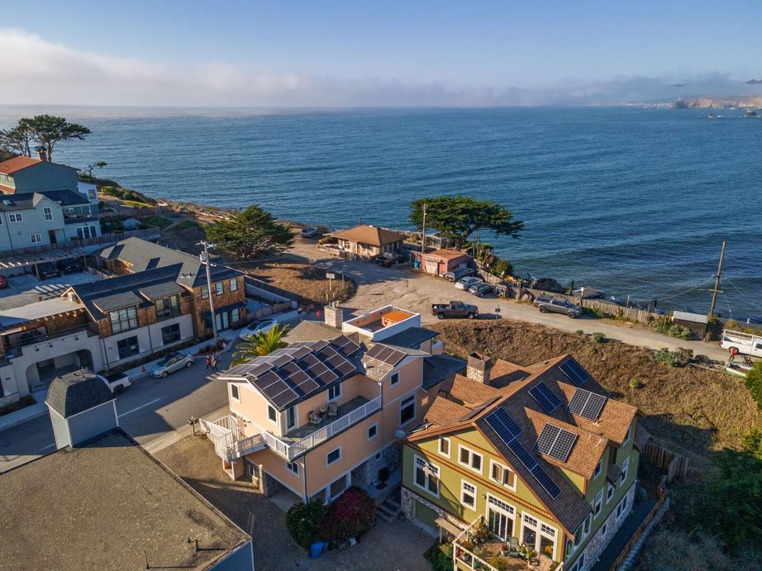Exterior, Drone