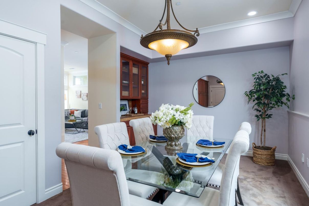 Dining room, Interior, Recessed Lighting