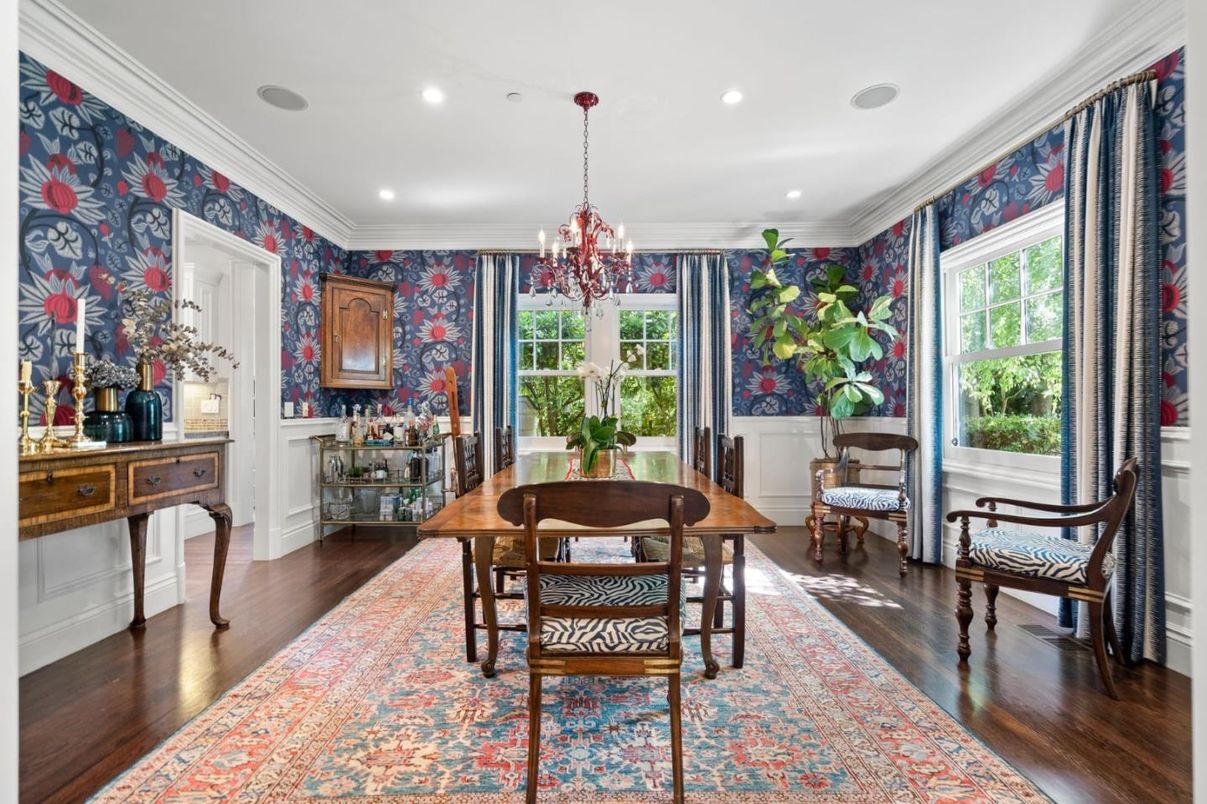 Chandelier, Dining room, Interior, Recessed Lighting, Wood Texture Flooring