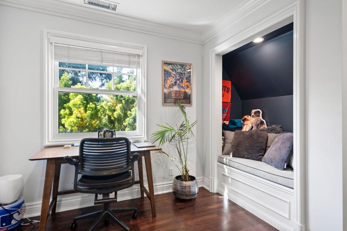 Home Office, Interior, Recessed Lighting, Wood Texture Flooring