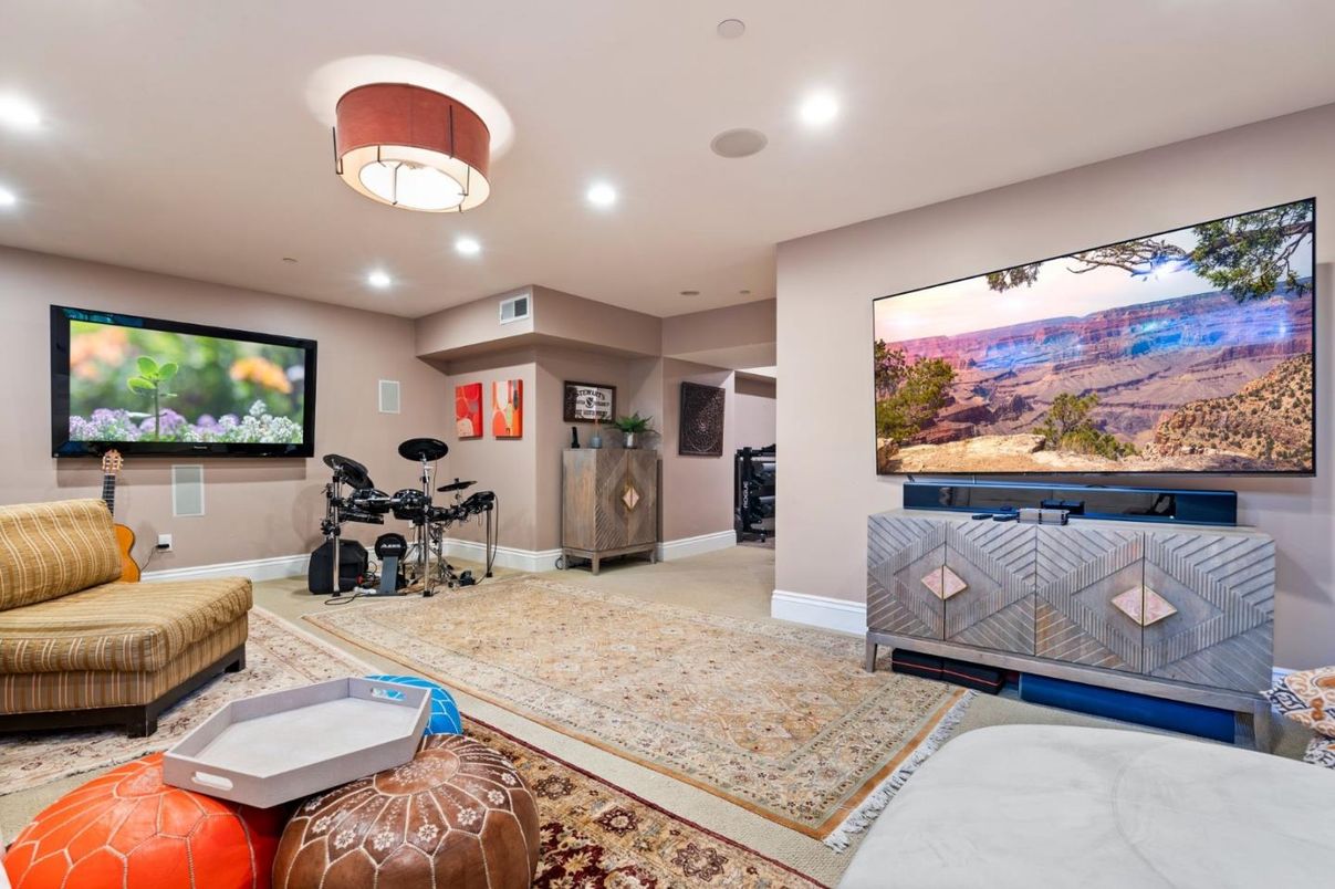 Fitness Equipment, Interior, Recessed Lighting