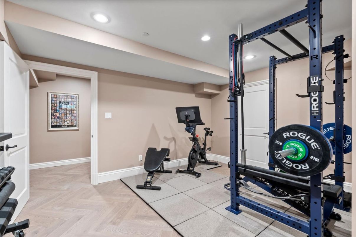 Fitness Equipment, Interior, Recessed Lighting, Wood Texture Flooring