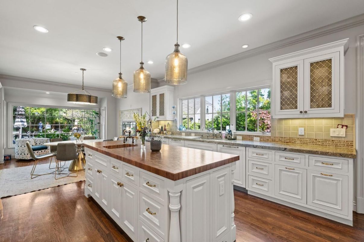 Dining room, Interior, Kitchen, Pendant Lights, Recessed Lighting, Wood Texture Flooring
