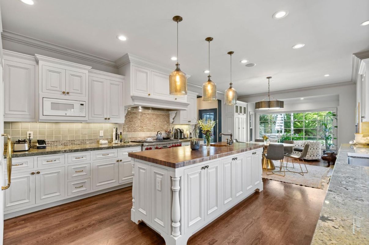Dining room, Interior, Kitchen, Living room, Pendant Lights, Recessed Lighting, Wood Texture Flooring