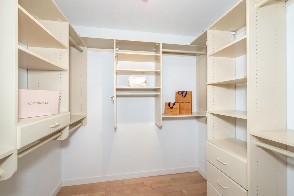 Interior, Walk-in Closets, Wood Texture Flooring