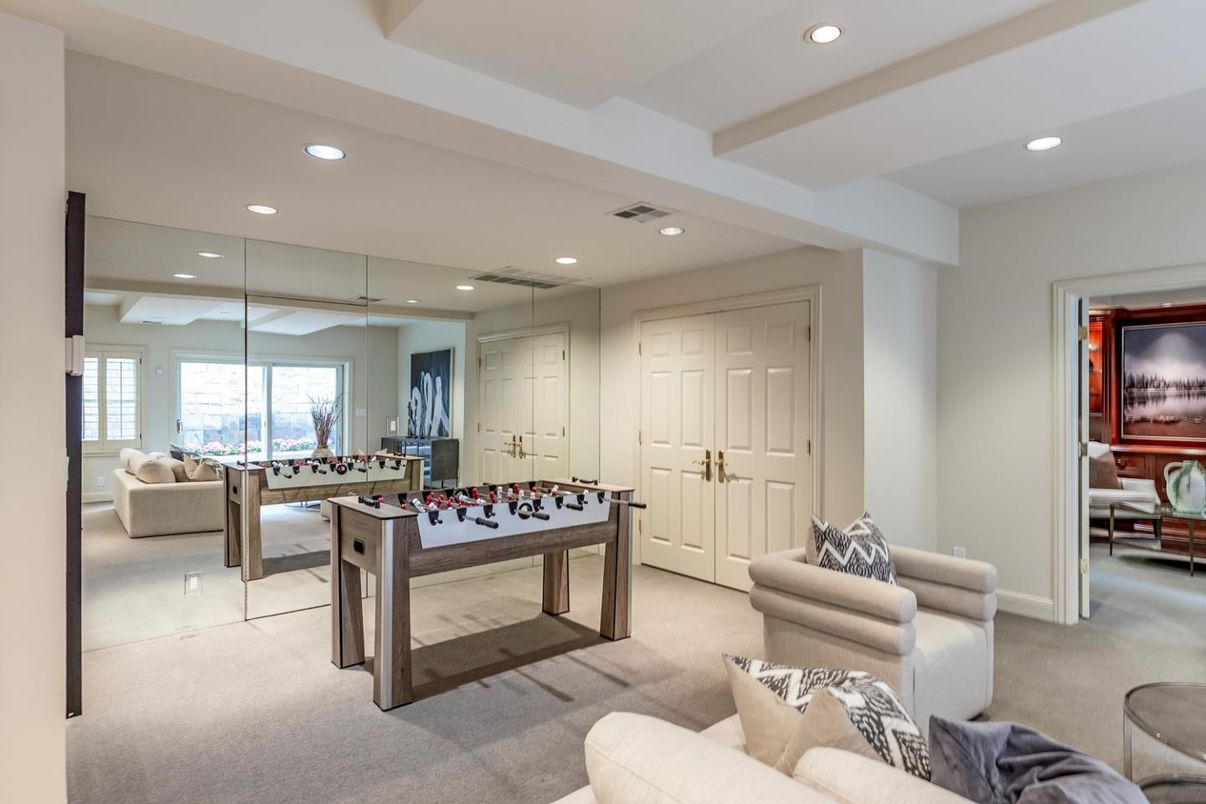 Game Room, Interior, Living room, Recessed Lighting