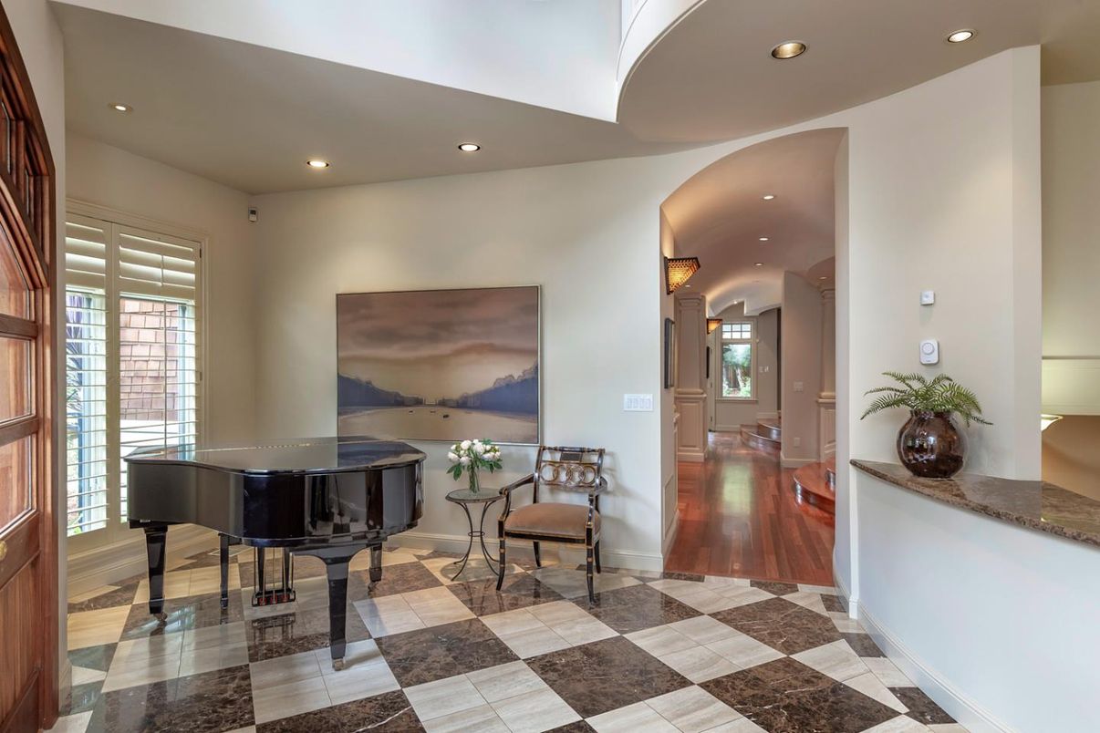 Interior, Piano, Recessed Lighting, Wood Texture Flooring