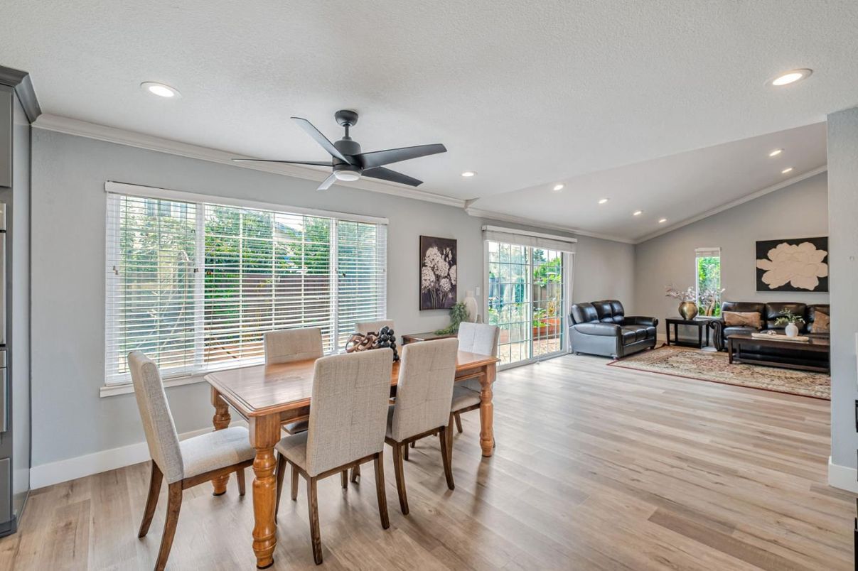 Dining room, Interior, Living room, Recessed Lighting, Wood Texture Flooring