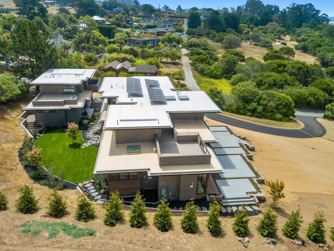 Exterior, Drone