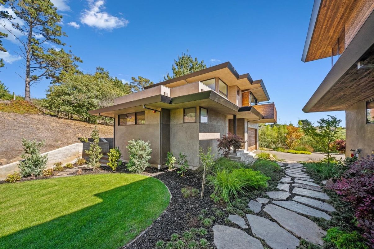 Backyard, Exterior, Facade, Modern
