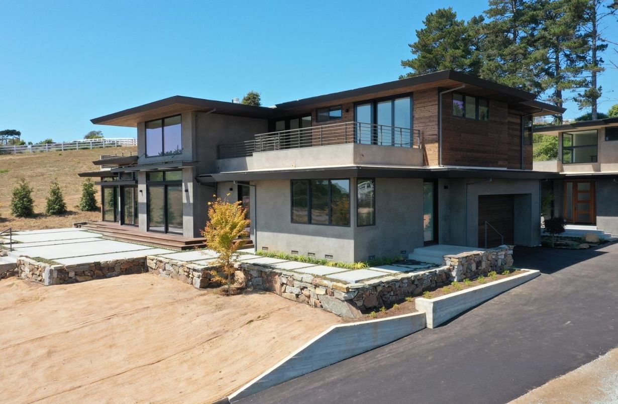 Backyard, Exterior, Facade, Modern