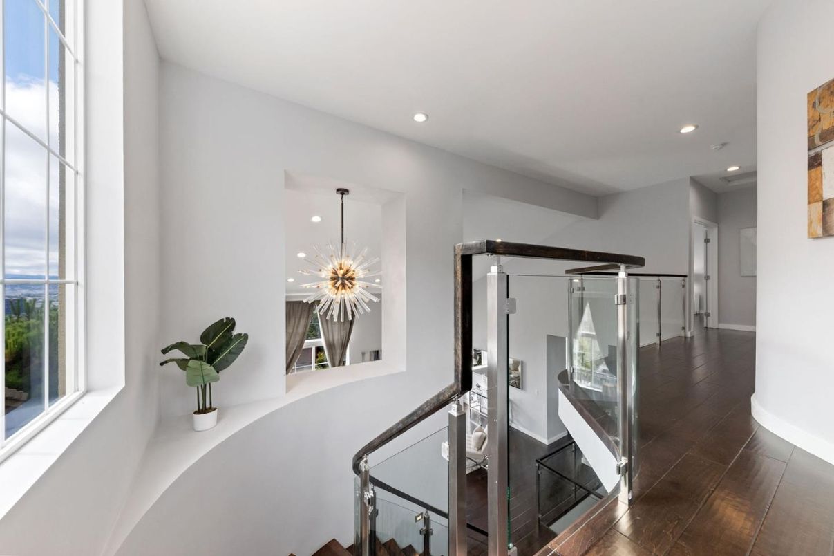 Interior, Pendant Lights, Recessed Lighting, Wood Texture Flooring