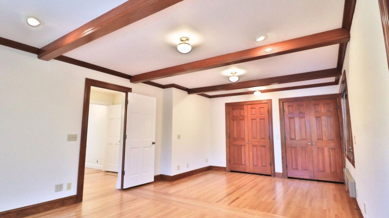 Empty room, Interior, Recessed Lighting, Wooden Beams, Wood Texture Flooring
