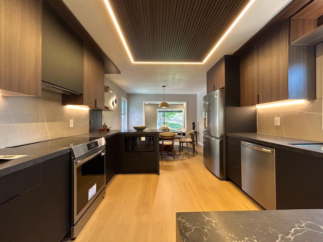 Dining room, Interior, Kitchen, Pendant Lights, Stainless Steel Appliances, Wood Texture Flooring