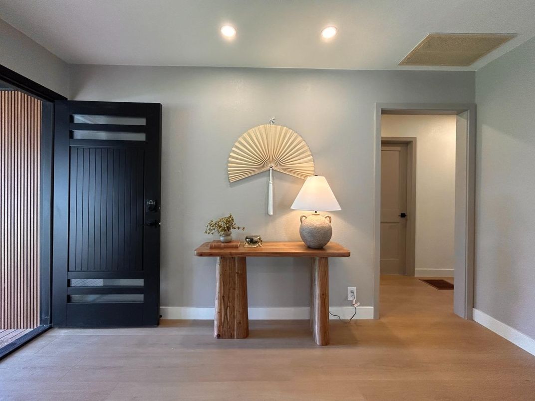 Interior, Recessed Lighting, Wood Texture Flooring