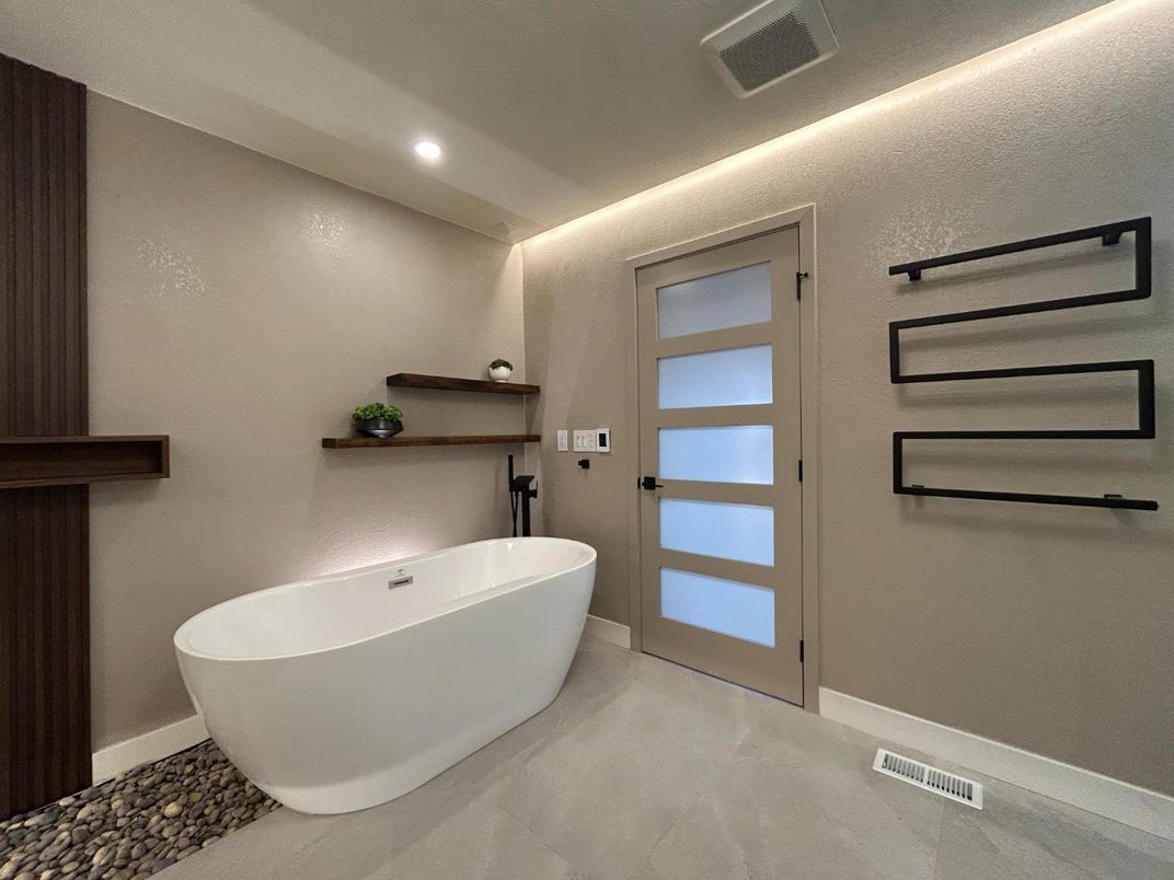 Bathroom, Free Standing Baths, Interior, Recessed Lighting