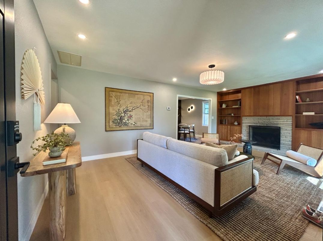 Fireplace, Interior, Living room, Pendant Lights, Recessed Lighting, Wood Texture Flooring