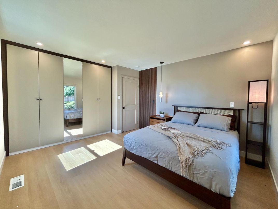 Bedroom, Interior, Pendant Lights, Recessed Lighting, Wood Texture Flooring