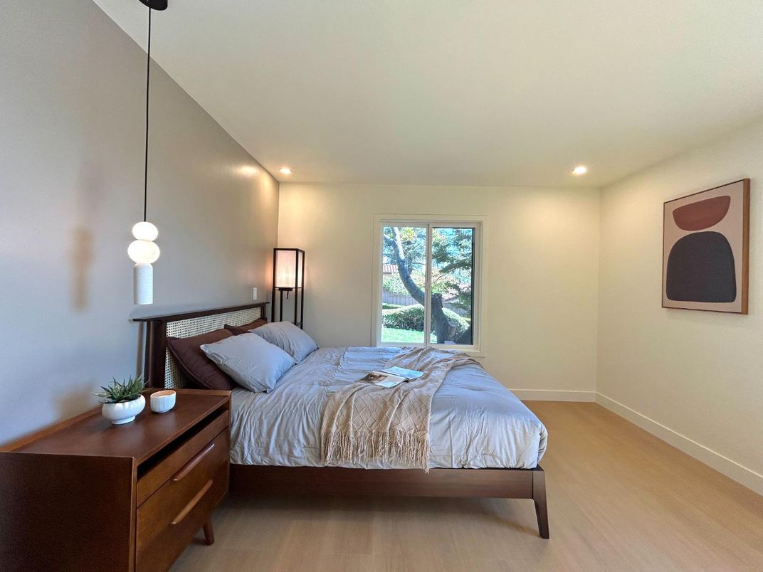 Bedroom, Interior, Pendant Lights, Recessed Lighting, Wood Texture Flooring