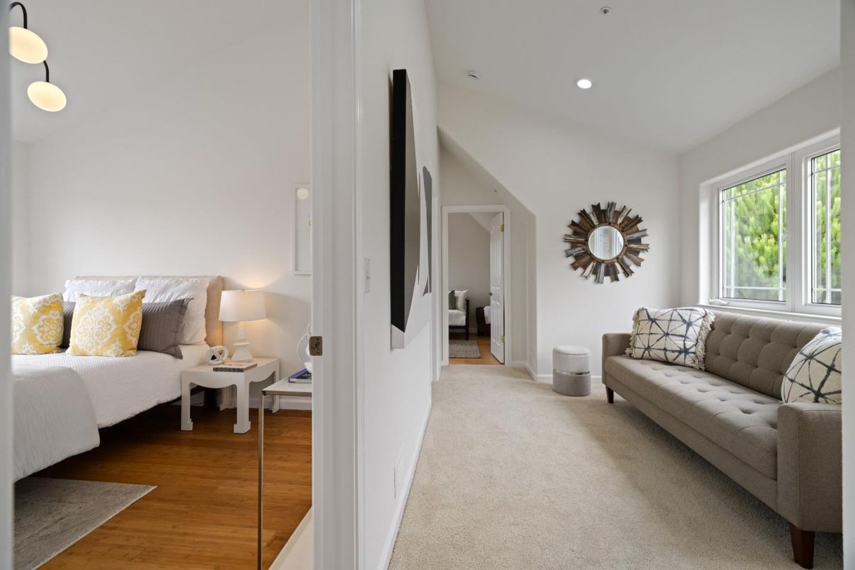 Interior, Living room, Pendant Lights, Recessed Lighting, Wood Texture Flooring