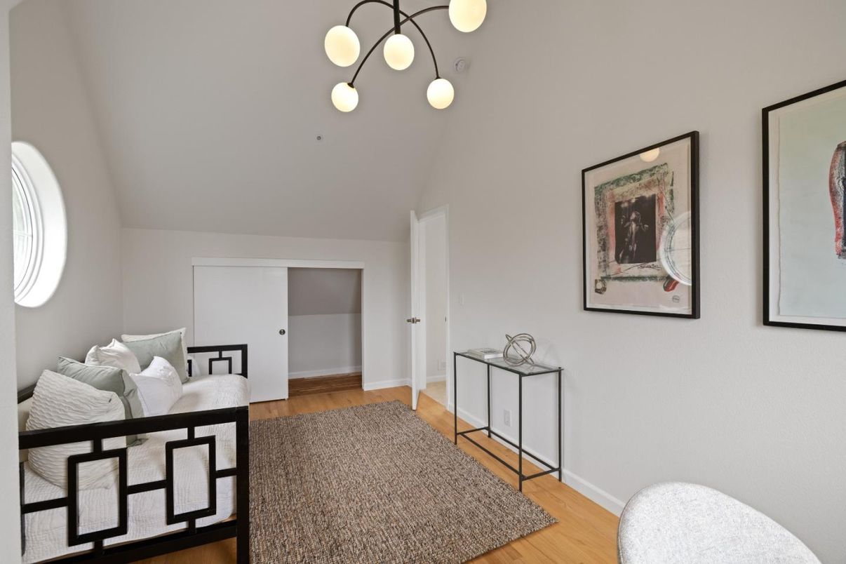 Interior, Pendant Lights, Wood Texture Flooring