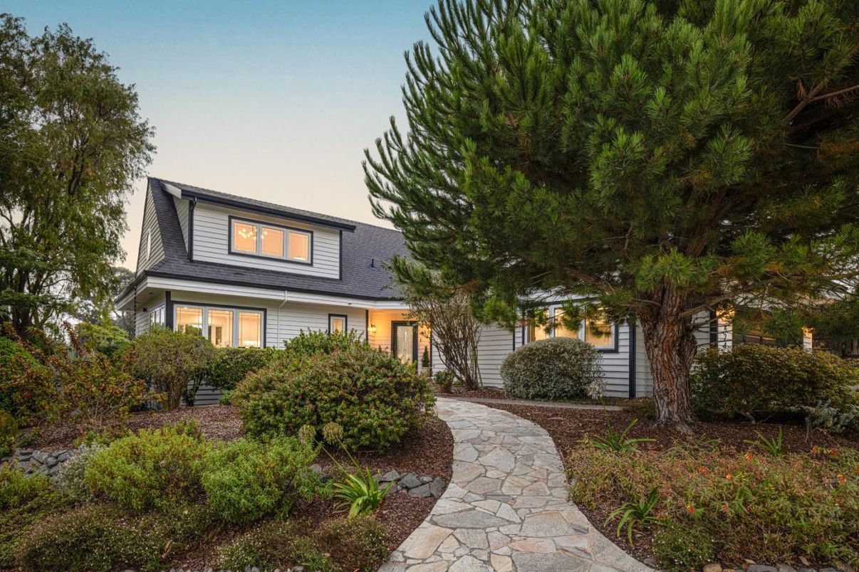 Exterior, Facade, Cape Cod