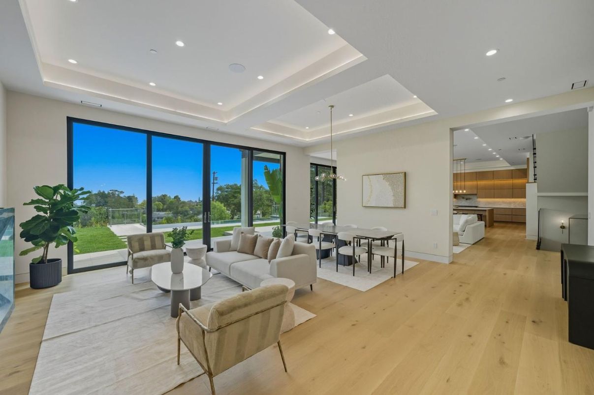 Dining room, Interior, Living room, Pendant Lights, Recessed Lighting, Wood Texture Flooring