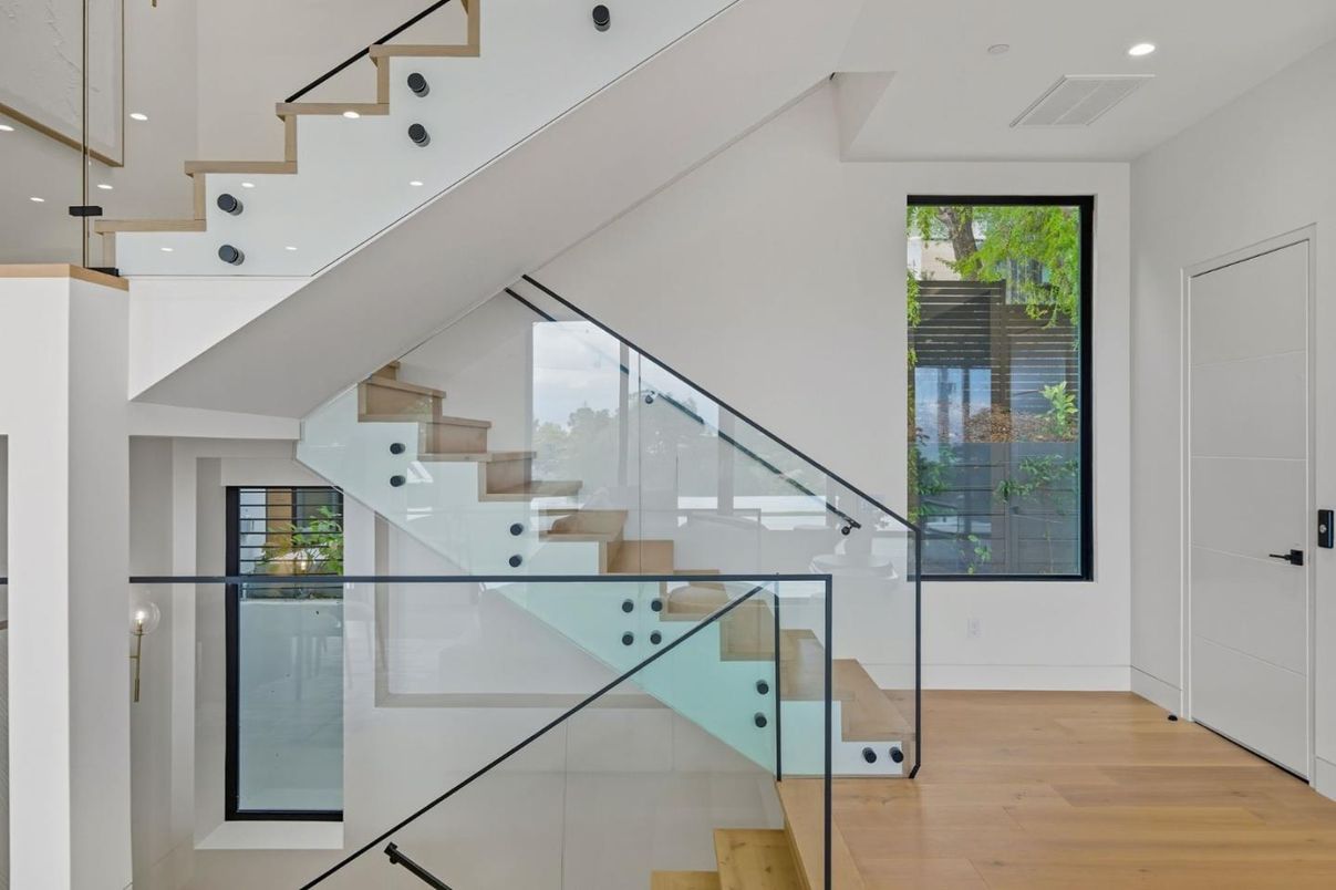 Interior, Recessed Lighting, Wood Texture Flooring