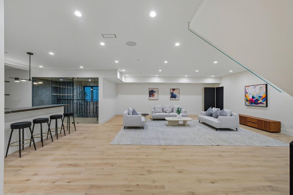 Interior, Living room, Pendant Lights, Recessed Lighting, Wood Texture Flooring