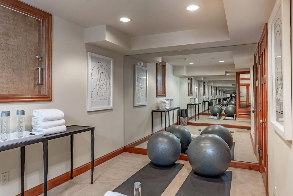 Fitness Equipment, Interior, Recessed Lighting