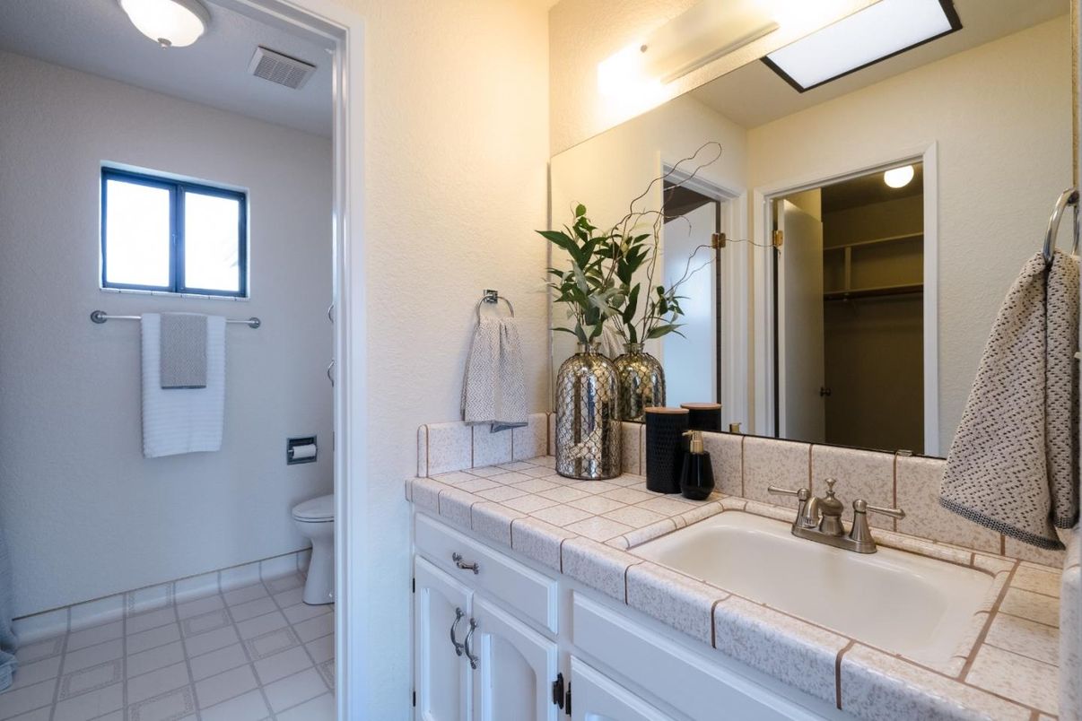Bathroom, Interior, Tile Countertops
