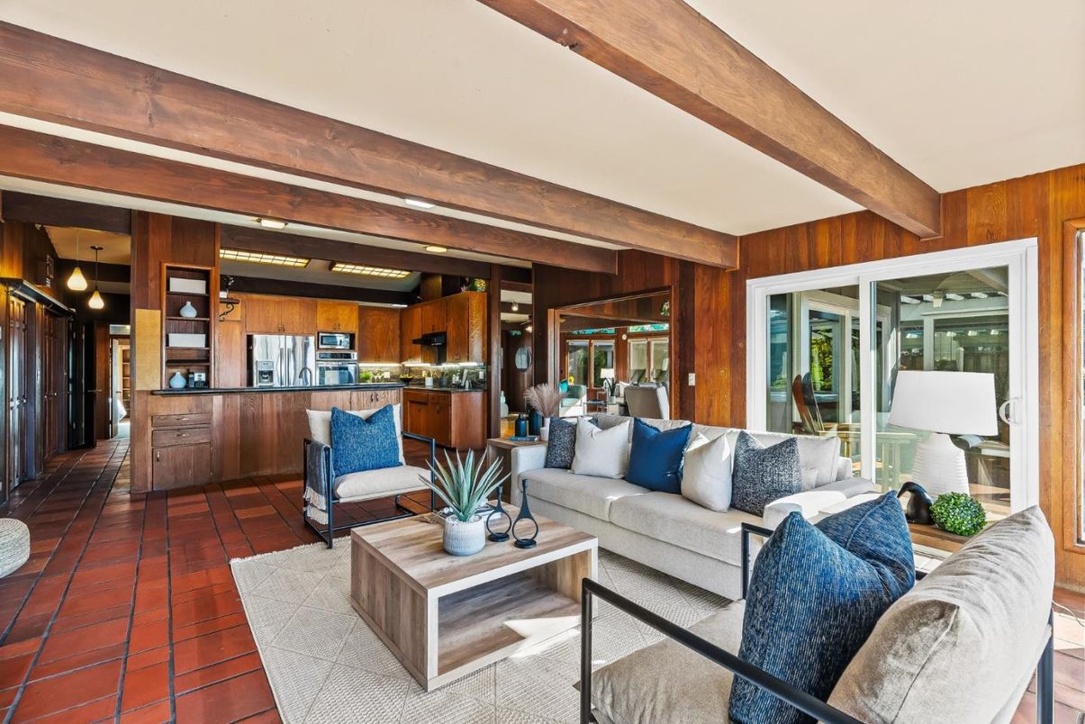 Interior, Kitchen, Living room, Pendant Lights, Stainless Steel Appliances, Wooden Beams, Wooden Walls