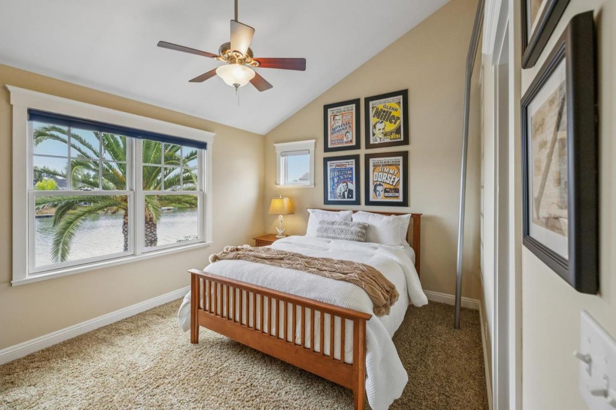 Bedroom, Interior, Water