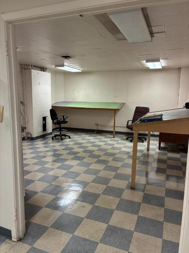 Game Room, Interior