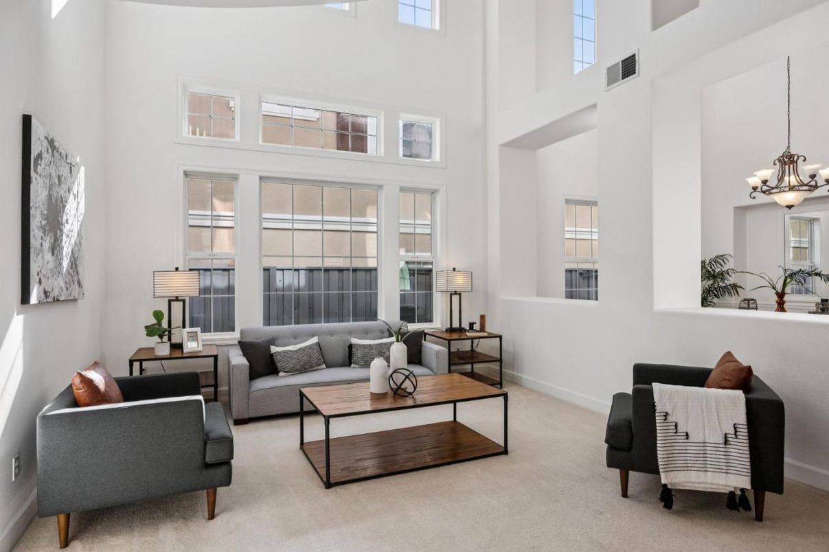 Chandelier, Interior, Living room