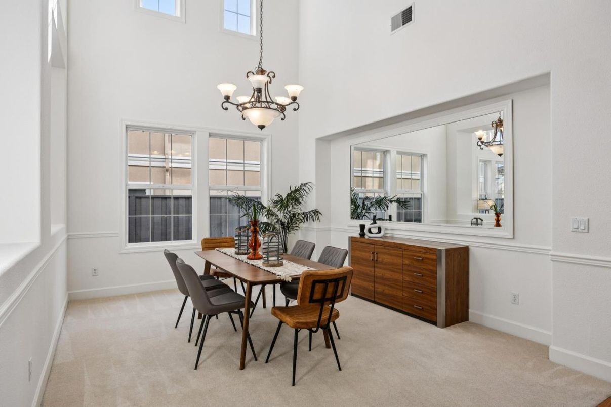 Chandelier, Dining room, Interior