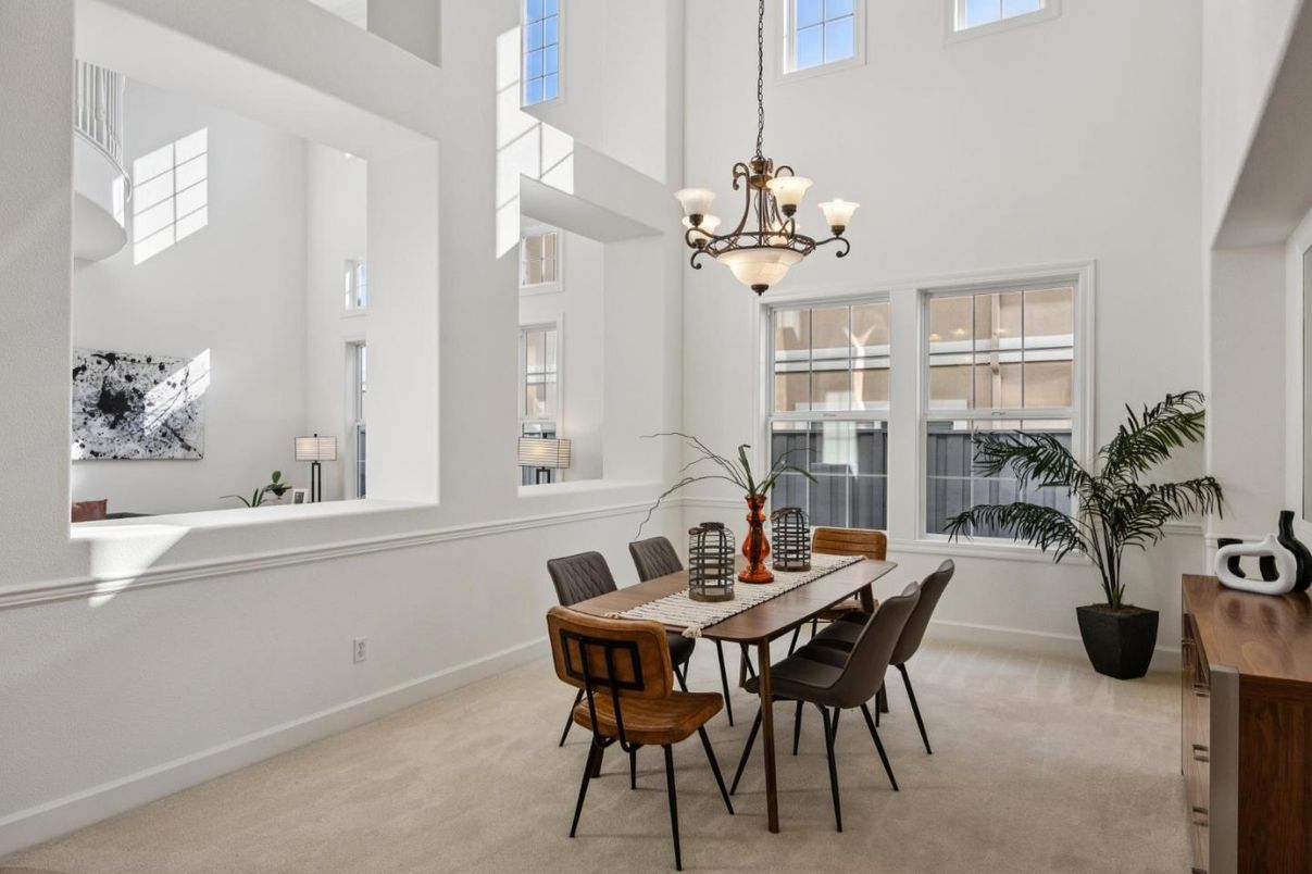 Chandelier, Dining room, Interior